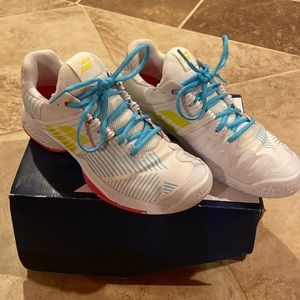 Hard court tennis shoes.